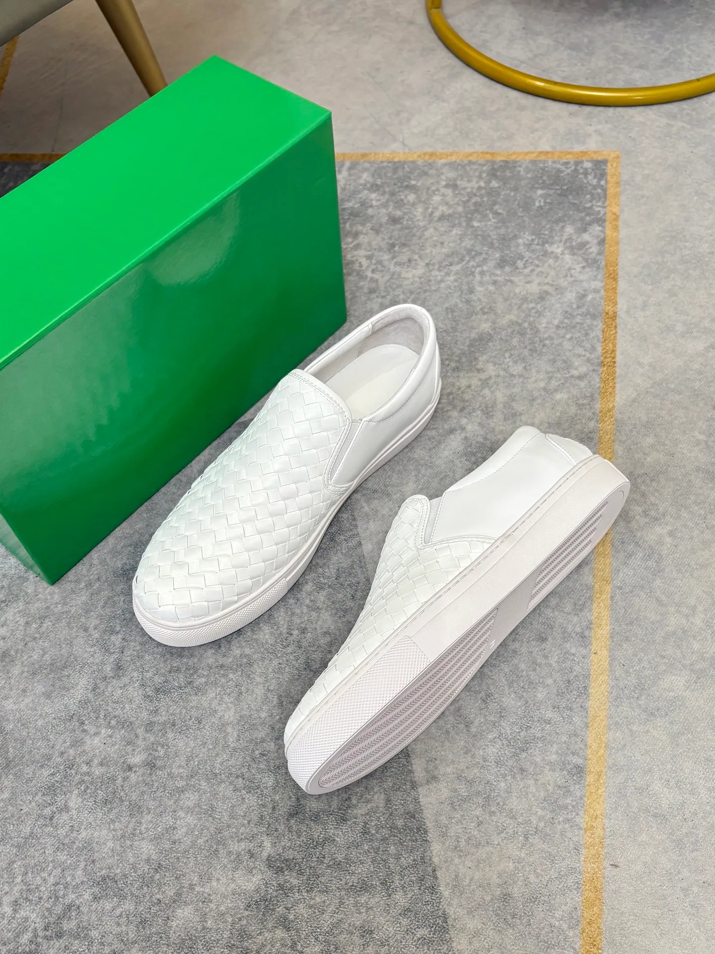 P420. BV men's casual shoes, handsome and versatile low-top shoes, woven cowhide upper, pigskin lining for the feet, 🌺🌺perfect shoe last, 🌲🌲 fashionable and handsome, comfortable on the feet, 🚗🚗wear-resistant and non-slip rubber outsole. Code number: 38-44. 45 is custom-made and cannot be returned or exchanged